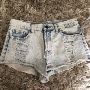 Light washed Jean shorts